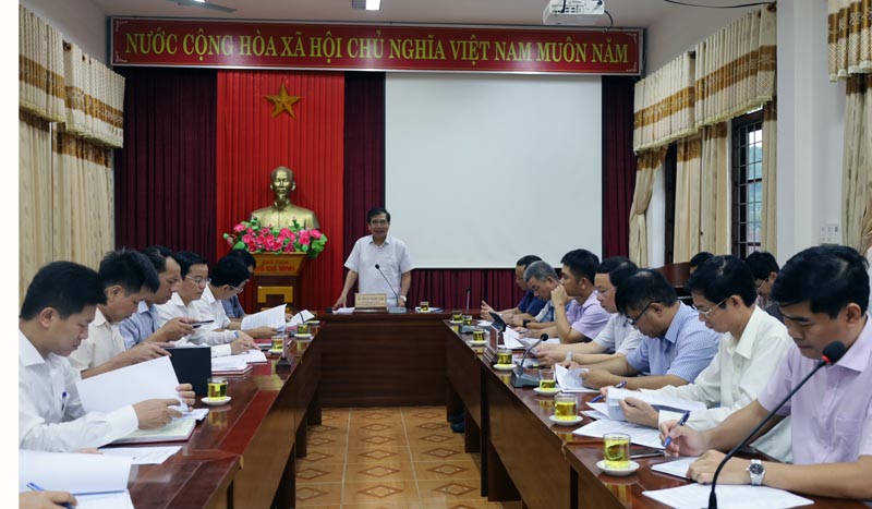 Đoàn công tác của UBND tỉnh do đồng chí Đoàn Ngọc Lâm chủ trì làm việc với chính quyền huyện Minh Hóa về Chương trình MTQG về XDNTM.