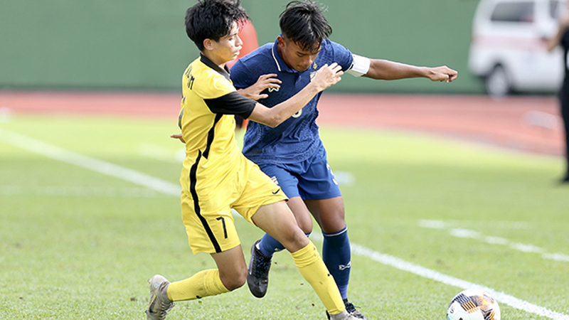 Các cầu thủ trẻ Thái Lan (xanh) sẽ được đầu tư chuyên biệt với mục tiêu dự World Cup 2026. Ảnh: TN