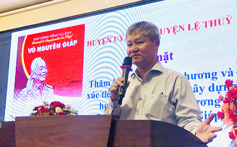 Phó Chủ tịch VCCI Võ Tân Thành góp nhiều ý kiến về đầu tư, phát triển du lịch và đào tạo nguồn nhân lực.