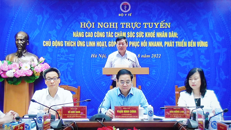 Thủ tướng Phạm Minh Chính chủ trì hội nghị trực tuyến tại điểm cầu Bộ Y tế.