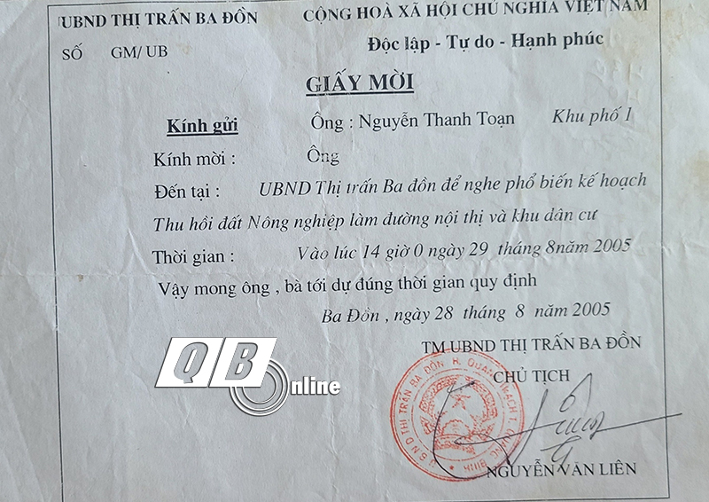 Giấy mời của UBND thị trấn Ba Đồn (nay phường Ba Đồn) gửi các hộ dân liên quan để nghe kế hoạch thu hồi đất thời điểm 2005.