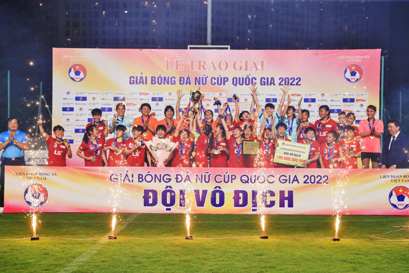  Đội TP Hồ Chí Minh I lên ngôi vô địch. Ảnh: VFF