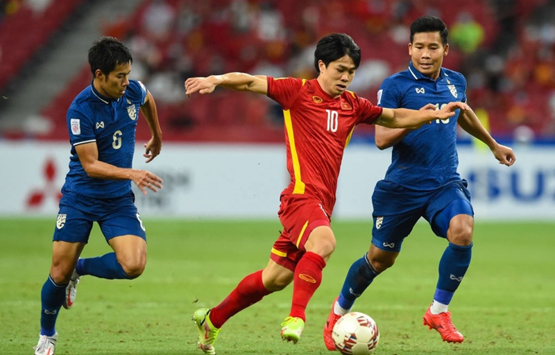 Đội tuyển Việt Nam bị Thái Lan loại ở bán kết AFF Cup 2020. (Ảnh: Getty Images)