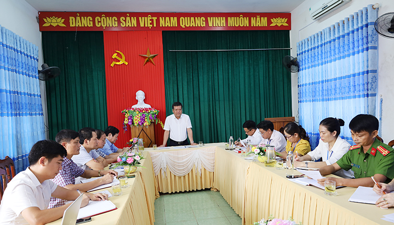 Đồng chí Bí thư Thành ủy Đồng Hới Trần Phong kết luận tại buổi làm việc.