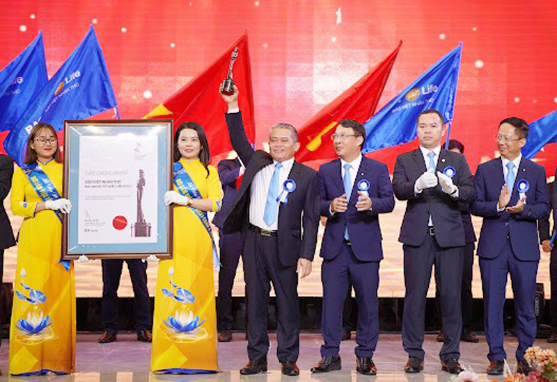 Cán bộ, nhân viên Công ty Bảo Việt Nhân thọ Quảng Bình vinh danh giải thưởng  