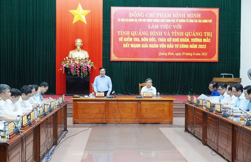Phó Thủ tướng Thường trực Chính phủ Phạm Bình Minh làm việc với lãnh đạo hai tỉnh Quảng Bình và Quảng Trị