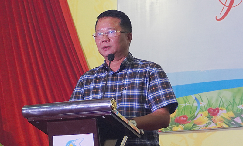 Đồng chí Phó Chủ tịch UBND huyện Nguyễn Hữu Hồng phát biểu tại chương trình.