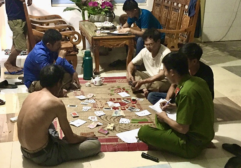 Công an huyện Quảng Trạch bắt liên tiếp nhiều vụ đánh bạc
