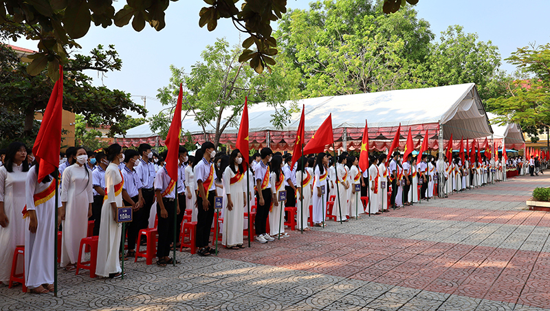 Học sinh Trường THPT Lương Thế Vinh trong lễ khai giảng năm học mới.
