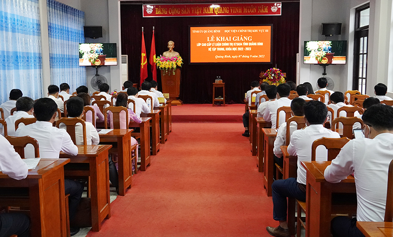 Toàn cảnh lễ khai giảng tại Trường Chính trị tỉnh Quảng Bình.