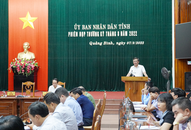 Đồng chí Chủ tịch UBND tỉnh Trần Thắng yêu cầu các sở ngành, địa phương tăng cường thực hiện các giải pháp phục hồi và phát triển kinh tế-xã hội.