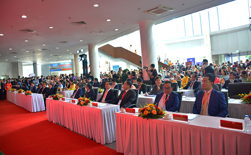 Các đại biểu dự lễ khai mạc Hội chợ du lịch quốc tế TP. Hồ Chí Minh năm 2022.