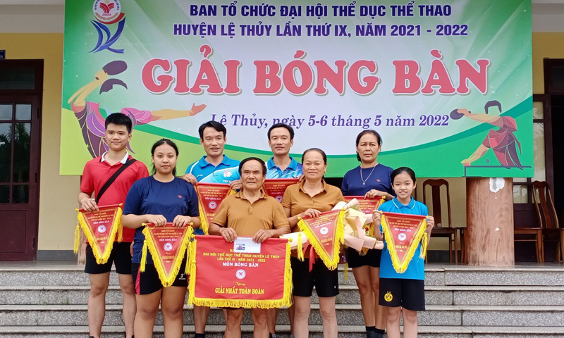 Đoàn VĐV xã Sơn Thuỷ giành giải nhất toàn đoàn tại giải bóng bàn Đại hội TDTT huyện Lệ Thuỷ lần thứ IX năm 2022.