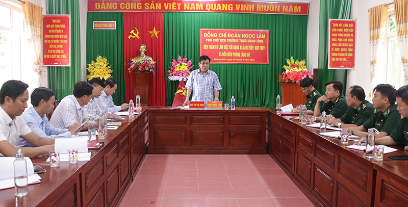 Đồng chí Phó Chủ tịch Thường trực UBND tỉnh, Trưởng Ban Chỉ đạo công tác biên giới tỉnh Đoàn Ngọc Lâm kết luận buổi làm việc.