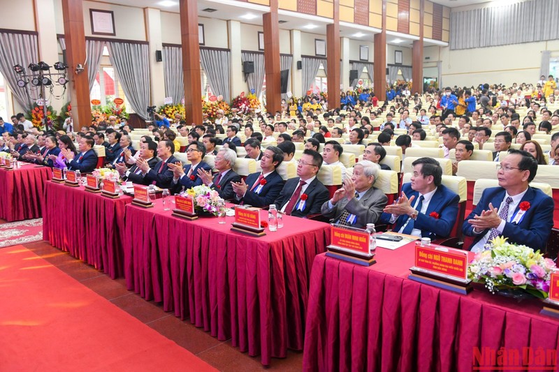 Các đồng chí lãnh đạo Đảng, Nhà nước dự Lễ kỷ niệm.