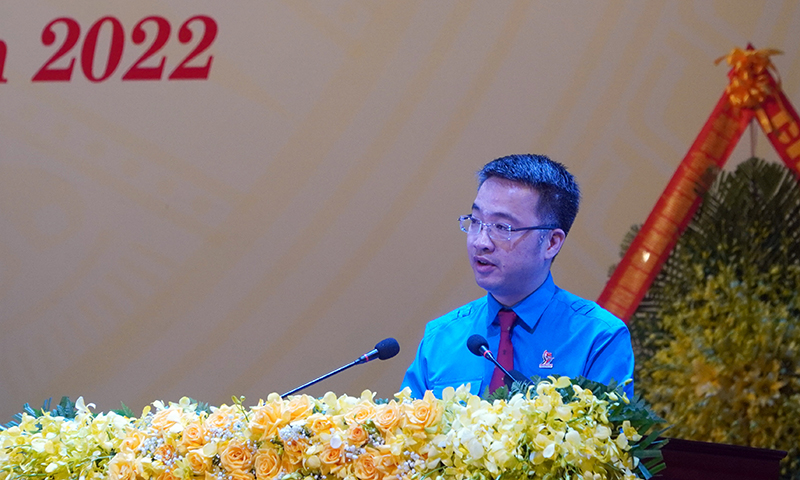 Đồng chí Nguyễn Tường Lâm, Bí thư Trung ương Đoàn, Phó Chủ nhiệm thường trực Ủy ban Quốc gia về Thanh niên Việt Nam phát biểu tại đại hội