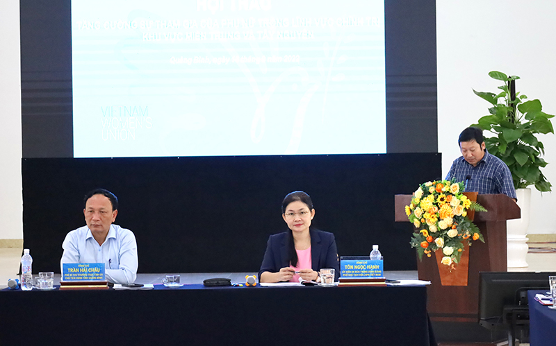  Đồng chí Phó Bí thư Thường trực Tỉnh ủy Trần Hải Châu và đồng chí Phó Chủ tịch Hội LHPN Việt Nam Tôn Ngọc Hạnh chủ trì hội thảo.