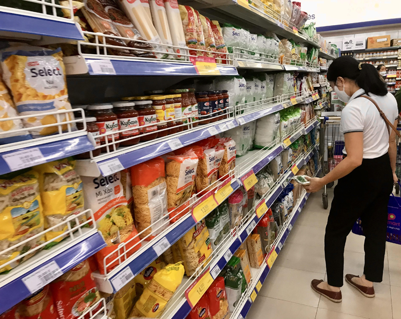Các siêu thị, cơ sở kinh doanh trên địa bàn phường Đồng Phú luôn ưu tiên kinh doanh sản phẩm nội địa có chất lượng cao để thu hút sức mua của người dân.