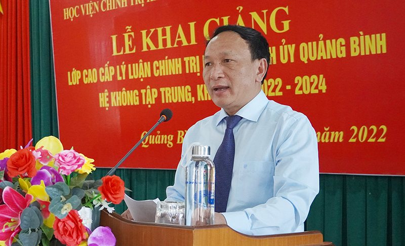 Đồng chí Phó Bí thư Thường trực Tỉnh ủy Trần Hải Châu phát biểu chỉ đạo tại lễ khai giảng.