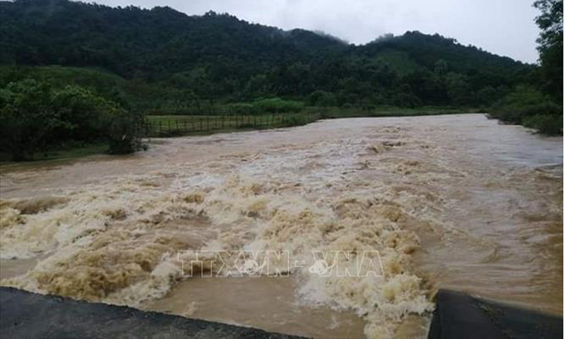 Tuyến tỉnh lộ 520B qua địa bàn huyện Như Xuân, Thanh Hóa bị ngập sâu do mưa lớn ngày 8/9/2022. Ảnh minh họa: Hoa Mai/TTXVN