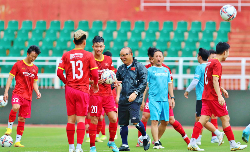Theo lịch thi đấu, đội tuyển Việt Nam lần lượt gặp tuyển Singapore và Ấn Độ lần lượt vào các ngày 21 và 27/9. Ảnh: VFF