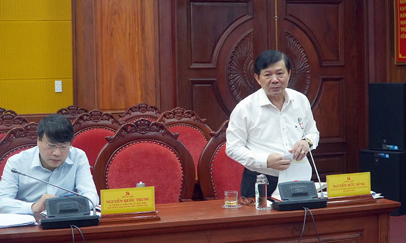 Đồng chí Phó Chủ tịch Ủy ban Trung ương MTTQ Việt Nam Nguyễn Hữu Dũng phát biểu tại buổi làm việc