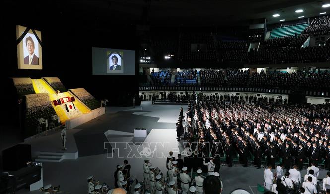 Toàn cảnh Lễ Quốc tang cố Thủ tướng Nhật Bản Abe Shinzo tại Nippon Budokan ở thủ đô Tokyo, ngày 27/9/2022. Ảnh: Kyodo/TTXVN