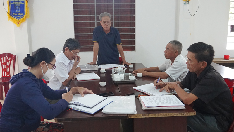 Chi ủy Chi bộ TDP 3, thị trấn Nông trường Việt Trung (Bố Trạch) họp triển khai nhiệm vụ. 