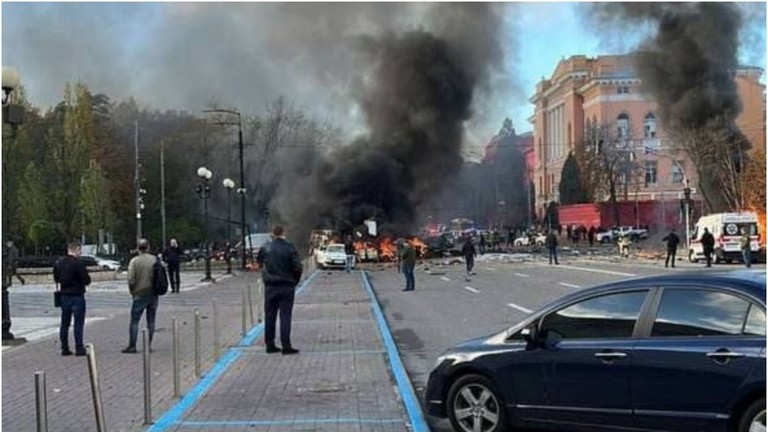 Một loạt vụ nổ làm rung chuyển trung tâm thủ đô Kiev của Ukraine