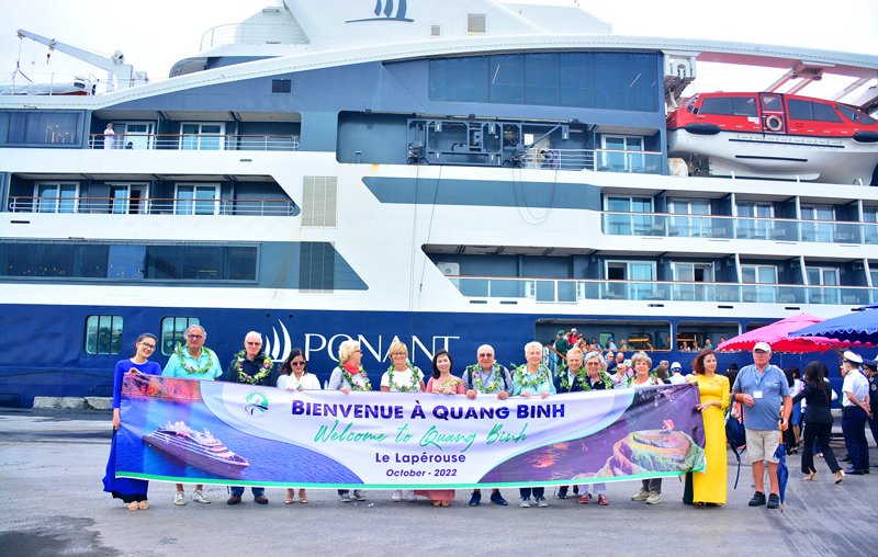 Quảng Bình lần đầu tiên đón du thuyền quốc tế cao cấp