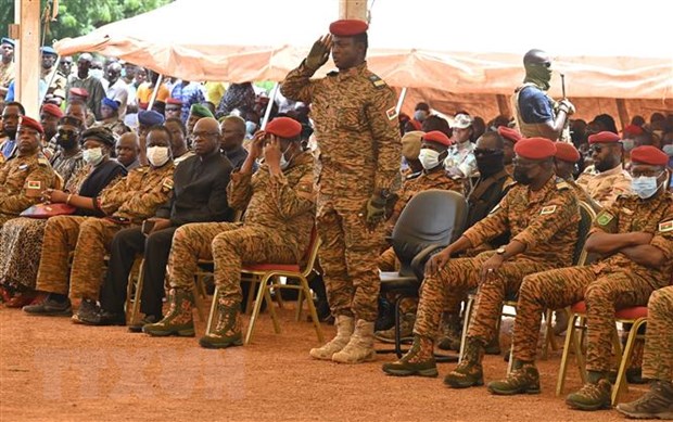 Thủ lĩnh cuộc đảo chính làm Tổng thống lâm thời Burkina Faso