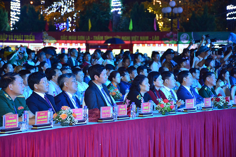 Đồng chí Phó Chủ tịch UBND tỉnh Hồ An Phong tham dự lễ khai mạc.