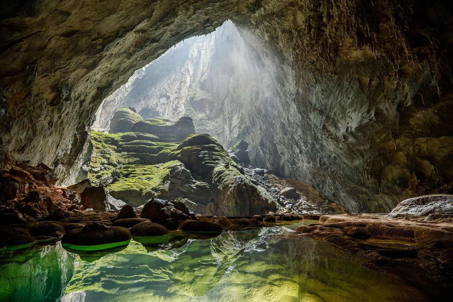 Sơn Đoòng đứng đầu danh sách 10 hang động tự nhiên kỳ vĩ nhất thế ...