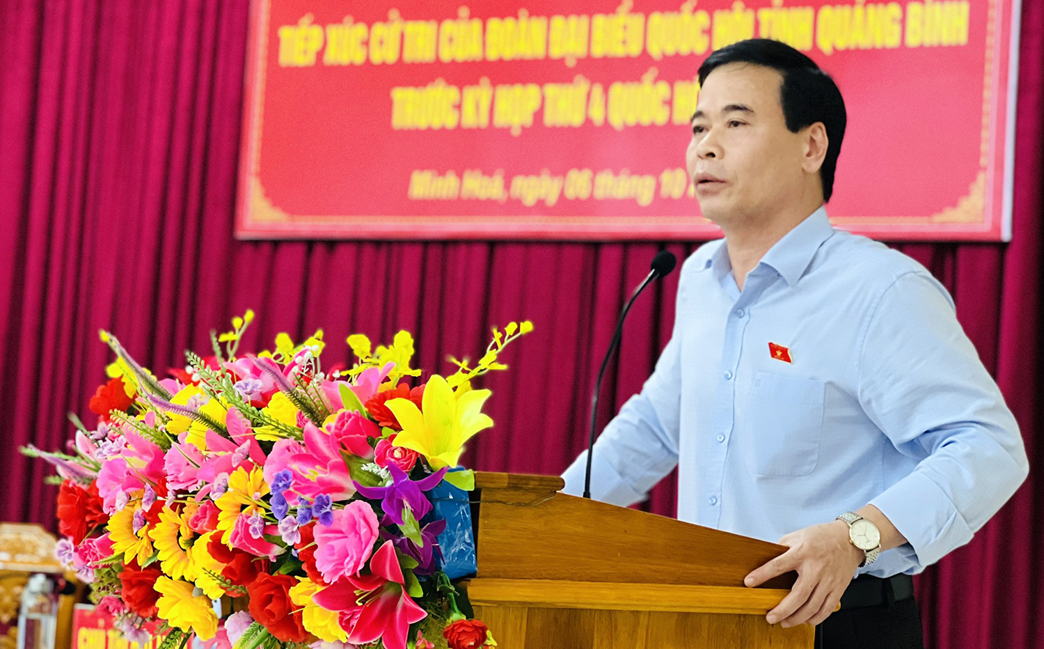 Đại biểu Nguyễn Mạnh Cường thông tin với cử tri về dự kiến chương trình, nội dung kỳ họp