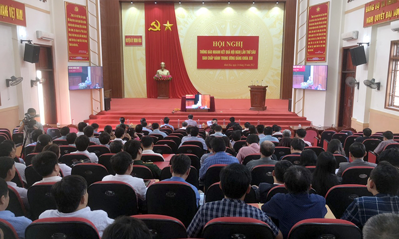 Đại biểu dự hội nghị tại điểm cầu huyện Minh Hóa