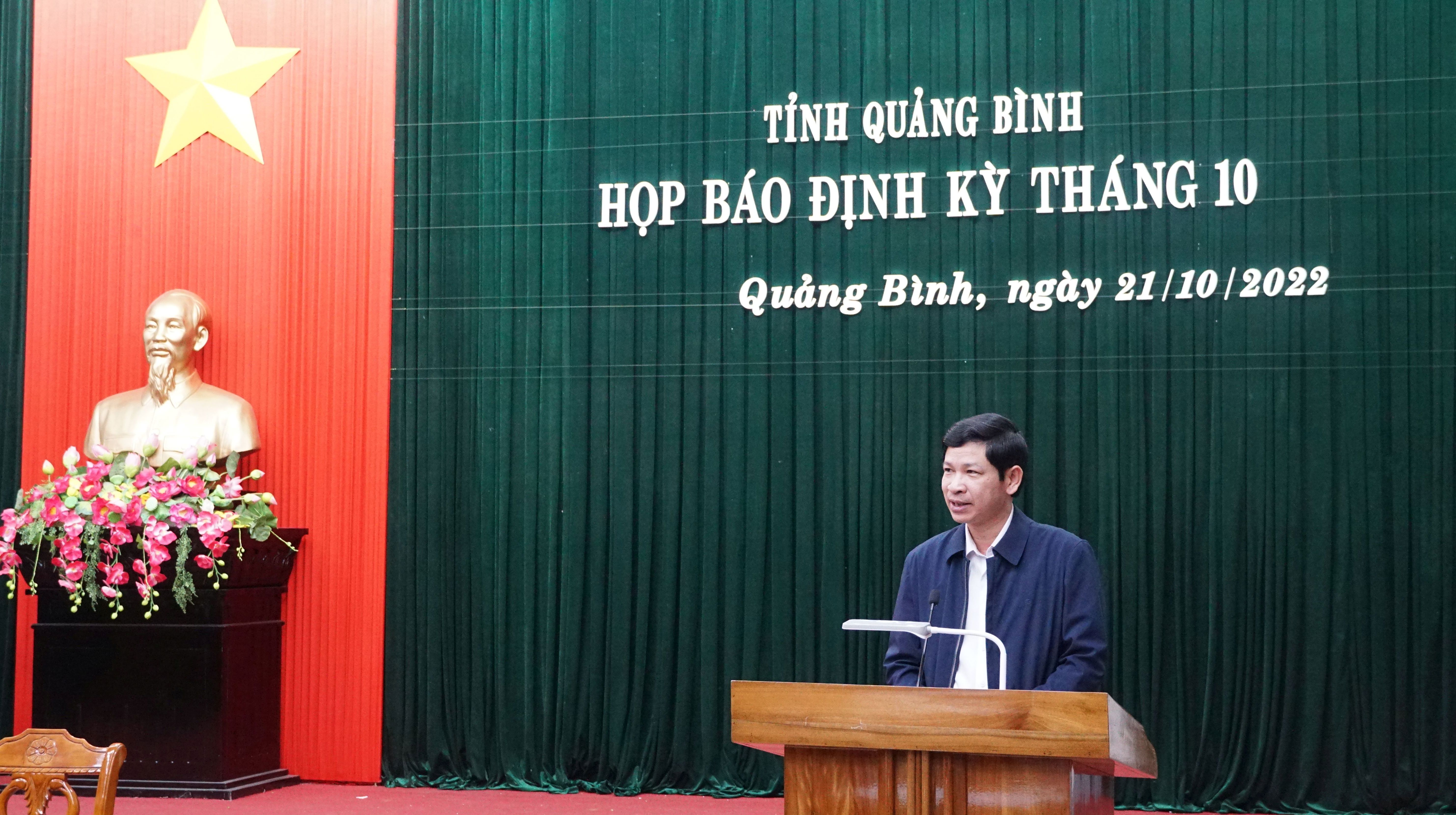 Đồng chí Phó Chủ tịch UBND tỉnh Hồ An Phong phát biểu kết luận buổi họp báo.