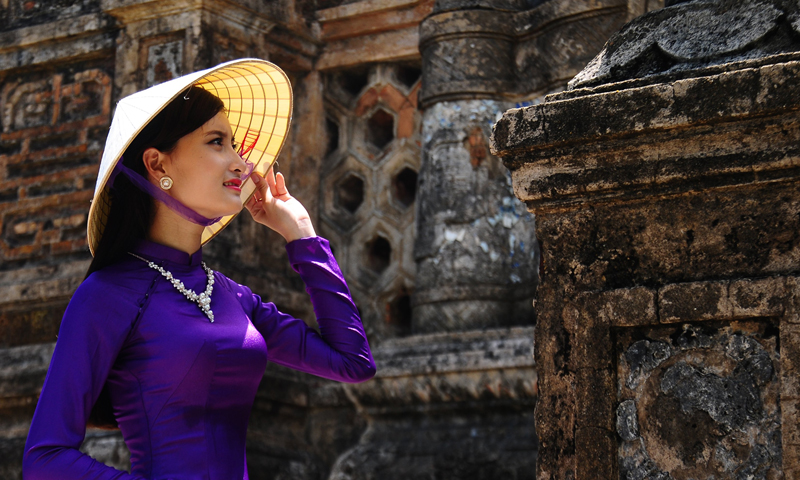 Chiếc áo dài truyền thống của phụ nữ Việt Nam đã tạo nên một bản sắc văn hóa vô cùng hoàn mỹ. Ảnh: N.L.Sáng