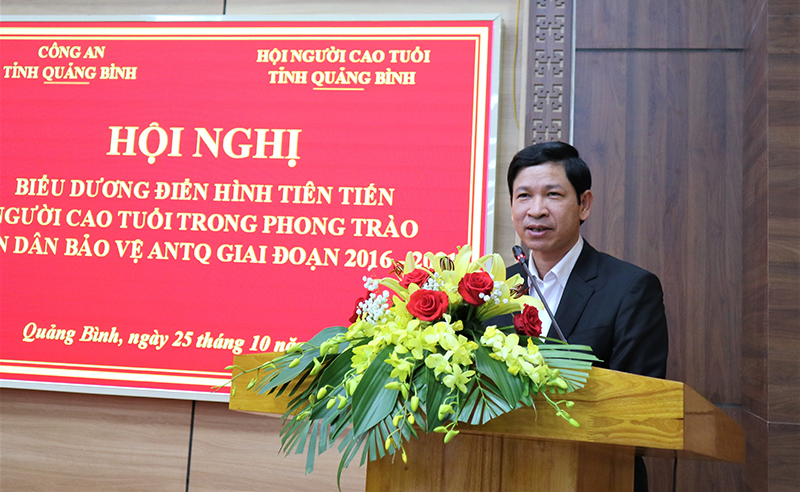 Đồng chí Hồ An Phong, Tỉnh Ủy viên, Phó Chủ tịch UBND phát biểu chỉ đạo tại hội nghị.