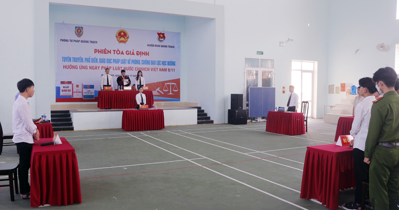 Tổ chức phiên tòa giả định tại Trường THPT Nguyễn Bỉnh Khiêm