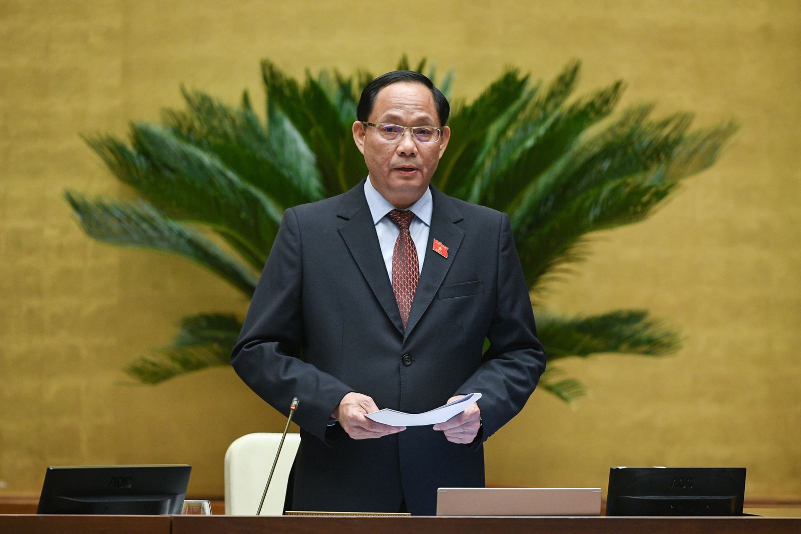 Phó Chủ tịch Quốc hội Trần Quang Phương kết luận phiên chất vấn và trả lời chất vấn lĩnh vực xây dựng.