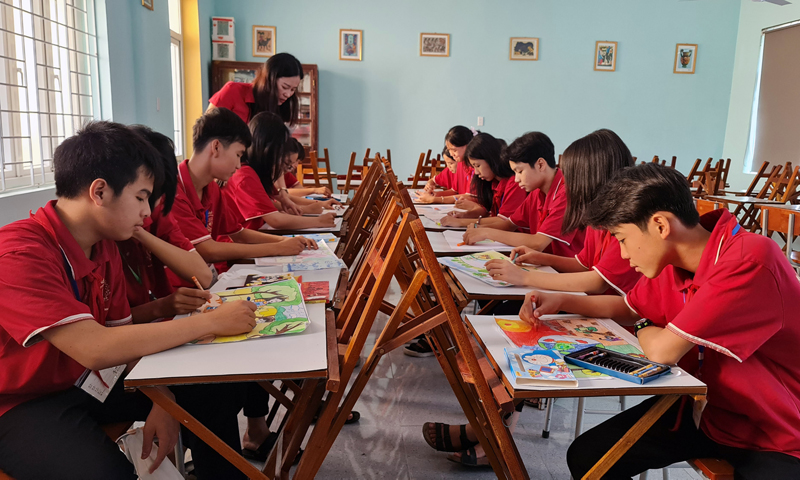 Một tiết học Mỹ thuật ở Trường THCS Võ Ninh.
