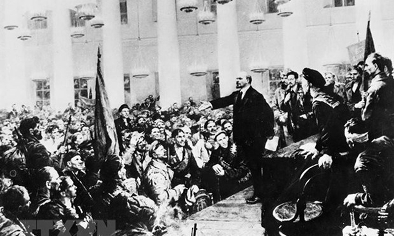 Đêm 7/11/1917, Đại hội các Soviet được triệu tập, thành lập Chính quyền Soviet do V.I.Lenin đứng đầu. (Ảnh: Tư liệu TTXVN)
