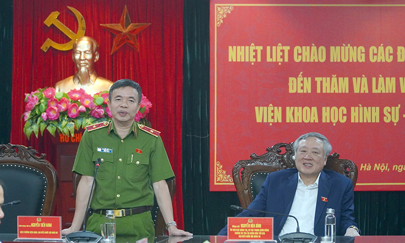 Thiếu tướng Nguyễn Tiến Nam, Viện trưởng Viện KHHS phát biểu tiếp thu các ý kiến chỉ đạo