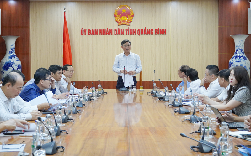 1. Đồng chí Chủ tịch UBND tỉnh Trần Thắng phát biểu tại buổi làm việc.