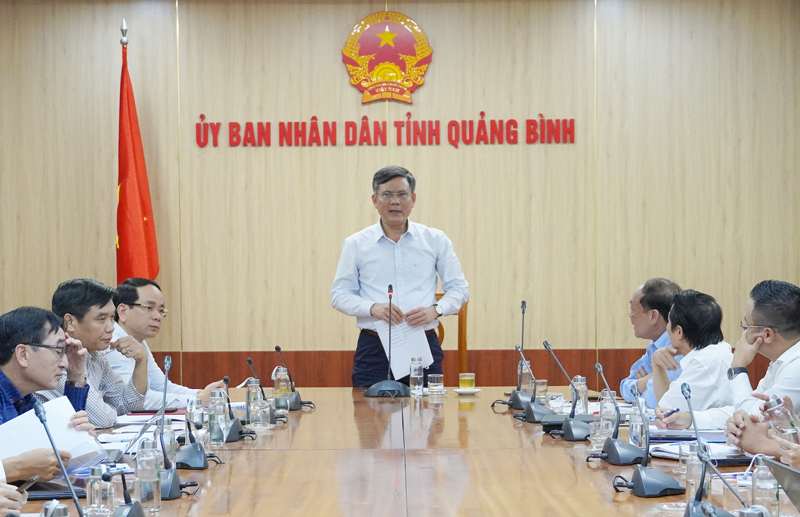 Đồng chí Chủ tịch UBND tỉnh Trần Thắng đề nghị các nhà đầu tư cam kết nói  