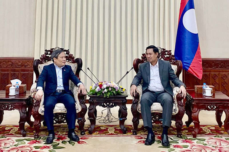 Đồng chí Bí thư Tỉnh ủy Vũ Đại Thắng làm việc với Bộ trưởng, Chủ nhiệm Văn phòng Phủ Thủ tướng Lào Alounxai Sounnalath