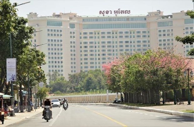 Khách sạn Sockha Phnom Penh, nơi diễn ra các hoạt động của Hội nghị cấp cao ASEAN 2022. (Ảnh: Huỳnh Thảo/TTXVN)