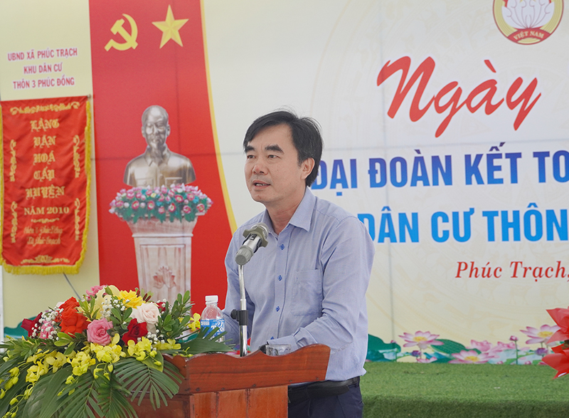 Đồng chí Trưởng ban Nội chính Tỉnh ủy Nguyễn Lương Bình phát biểu tại ngày hội.