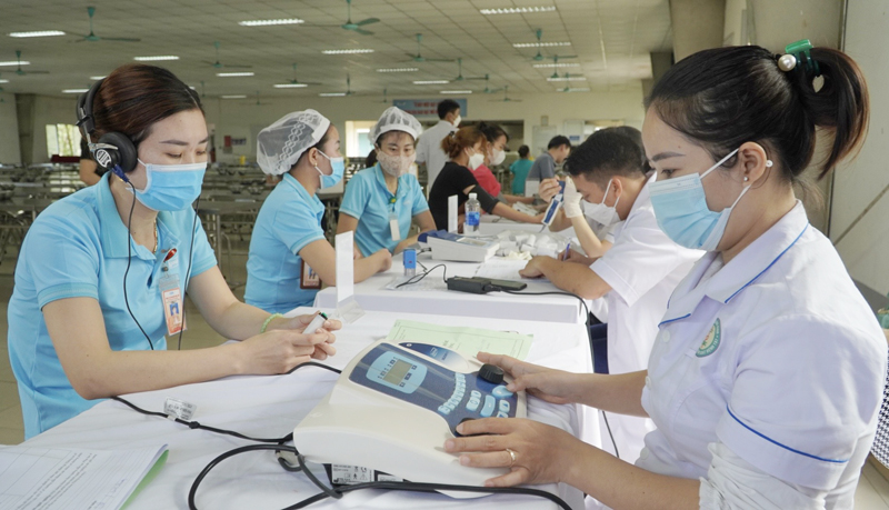 CDC Quảng Bình khám sức khỏe cho công nhân Công ty CP Dệt may Huế - Chi nhánh Quảng Bình.