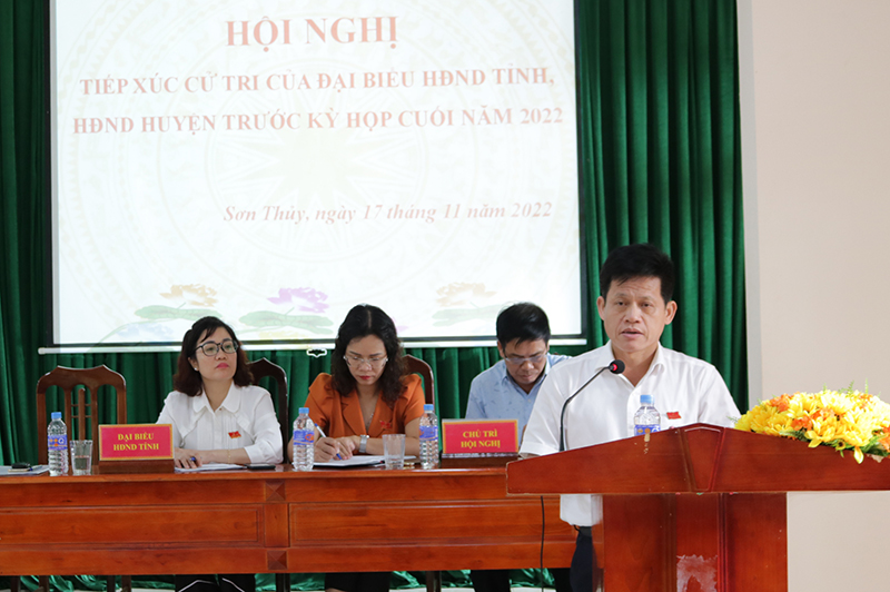 Trưởng ban Dân vận Tỉnh ủy Lê Văn Bảo tiếp thu, giải trình các ý kiến, kiến nghị của tri huyện Lệ Thủy.